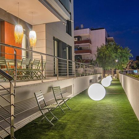 Sitges Spaces Garden Paradise 3 Bedroom, 3 Bathroom, Huge Private Garden-Terrace, Pool- Sleeps Up To 8 Bagian luar foto