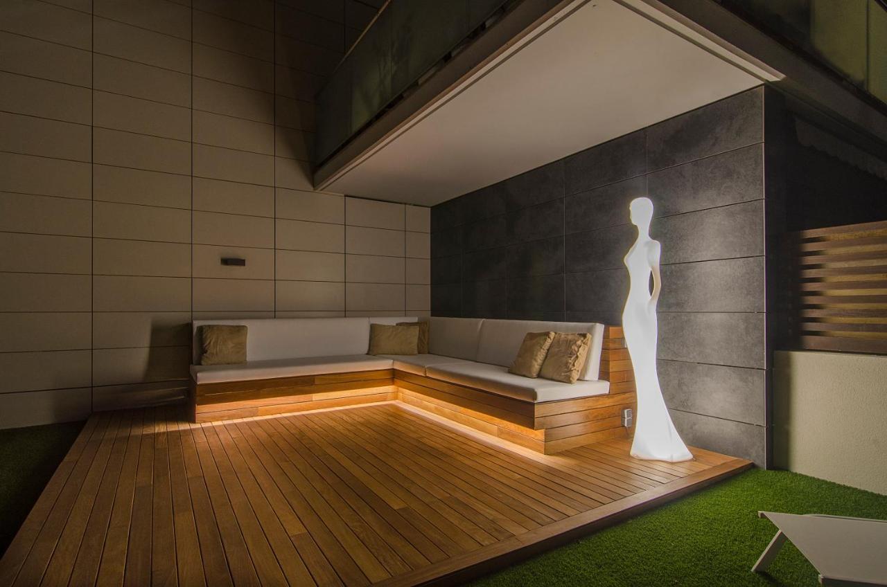 Sitges Spaces Garden Paradise 3 Bedroom, 3 Bathroom, Huge Private Garden-Terrace, Pool- Sleeps Up To 8 Bagian luar foto