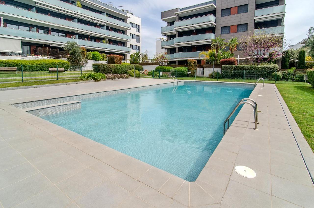 Sitges Spaces Garden Paradise 3 Bedroom, 3 Bathroom, Huge Private Garden-Terrace, Pool- Sleeps Up To 8 Bagian luar foto