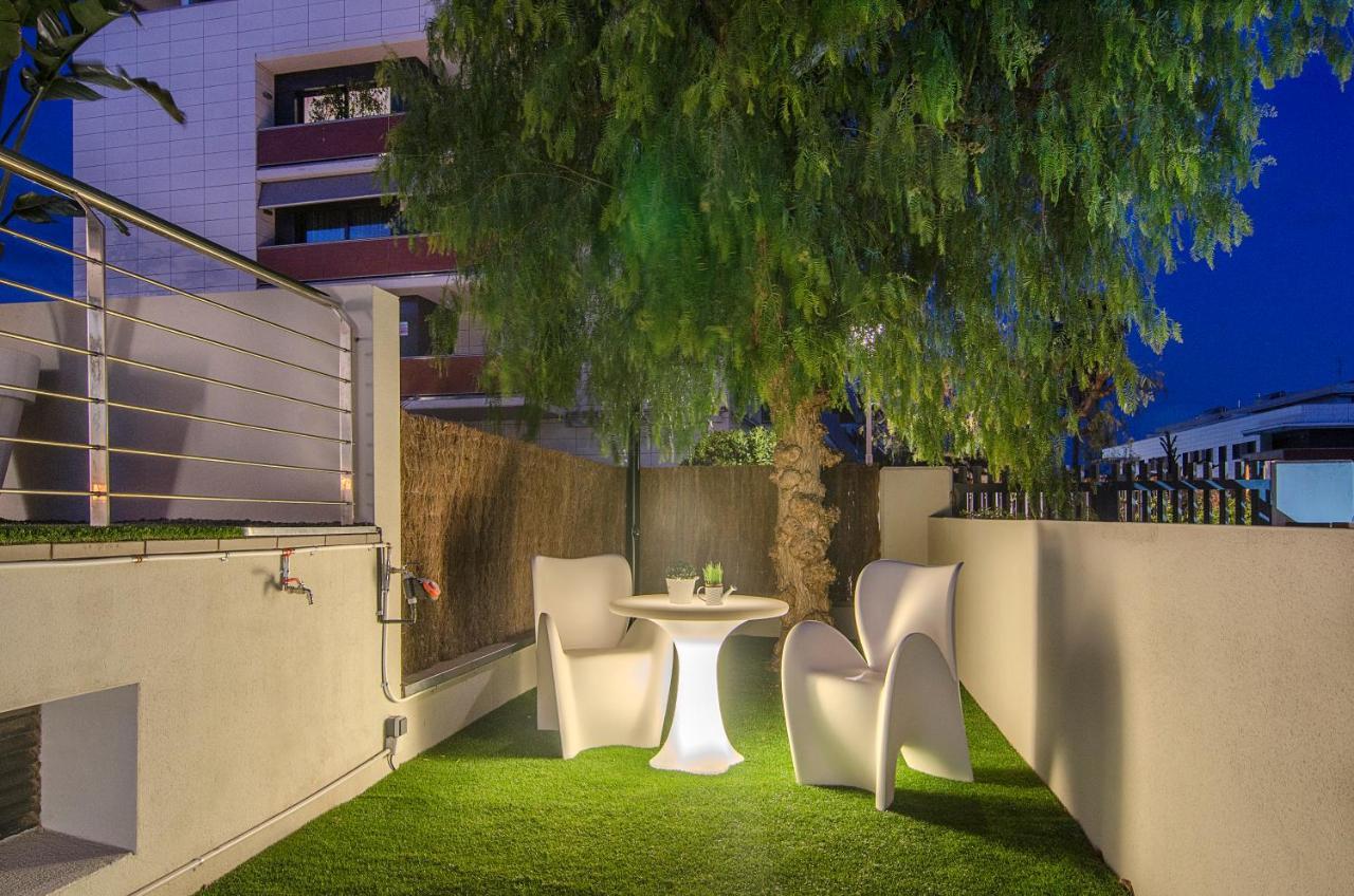 Sitges Spaces Garden Paradise 3 Bedroom, 3 Bathroom, Huge Private Garden-Terrace, Pool- Sleeps Up To 8 Bagian luar foto