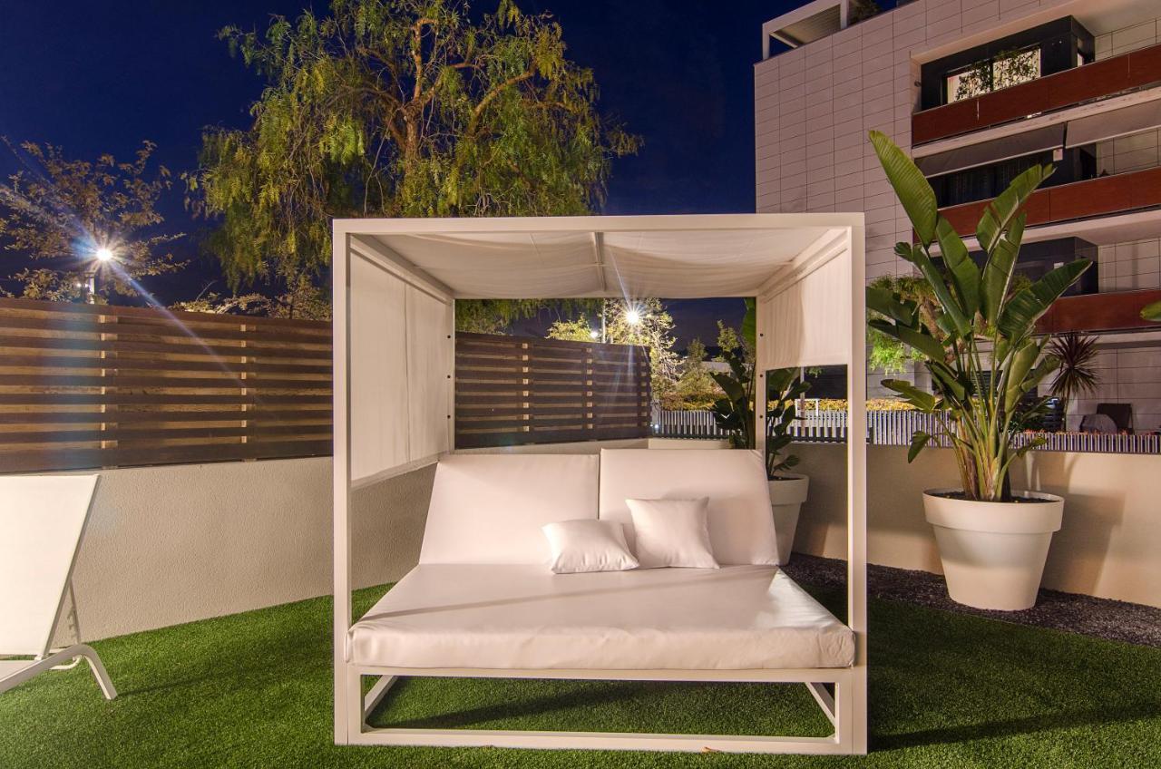 Sitges Spaces Garden Paradise 3 Bedroom, 3 Bathroom, Huge Private Garden-Terrace, Pool- Sleeps Up To 8 Bagian luar foto