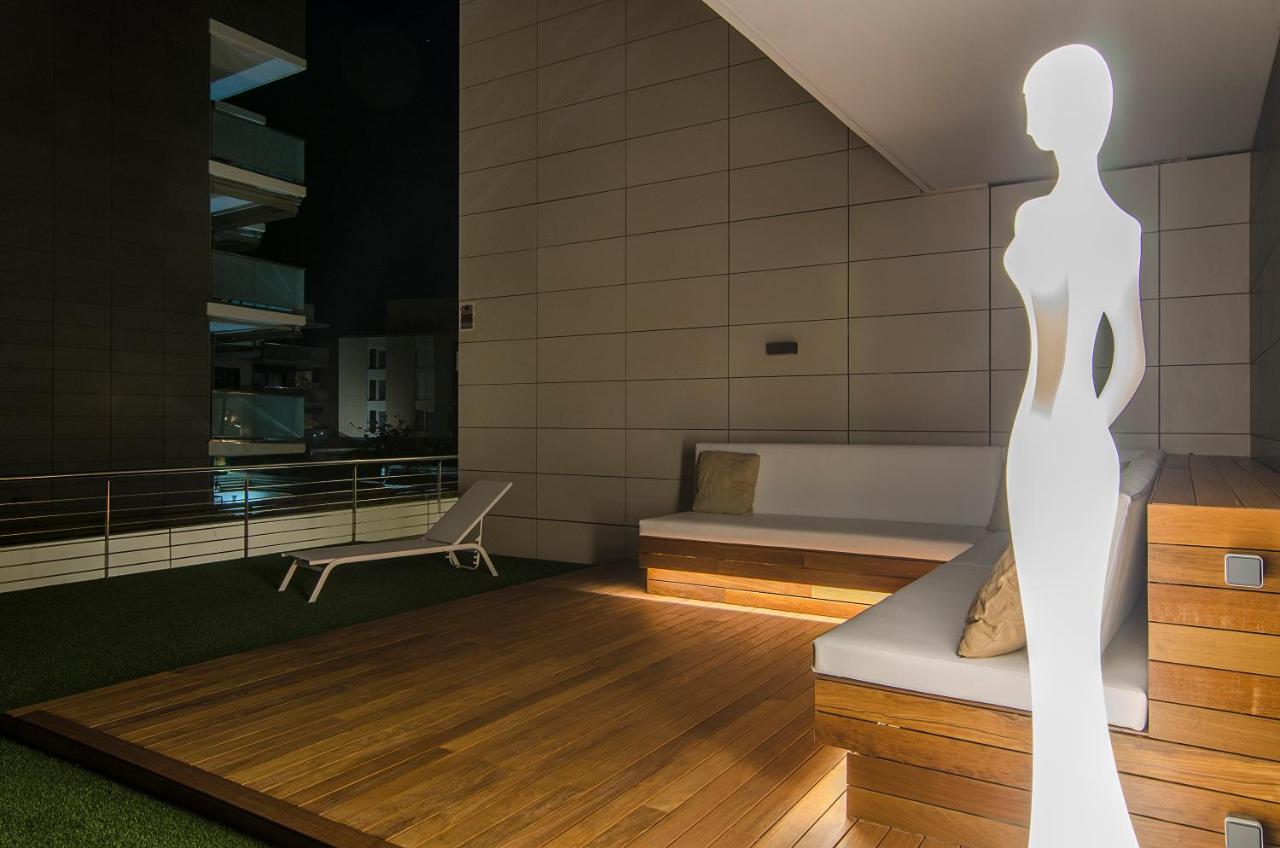 Sitges Spaces Garden Paradise 3 Bedroom, 3 Bathroom, Huge Private Garden-Terrace, Pool- Sleeps Up To 8 Bagian luar foto