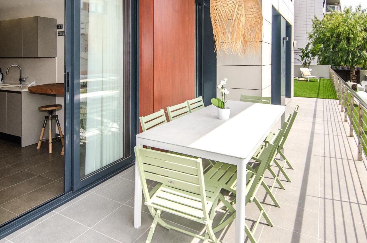 Sitges Spaces Garden Paradise 3 Bedroom, 3 Bathroom, Huge Private Garden-Terrace, Pool- Sleeps Up To 8 Bagian luar foto